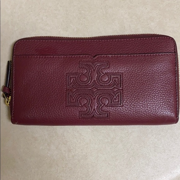 Tory Burch Handbags - Tory Burch leather wallet. Excellent condition